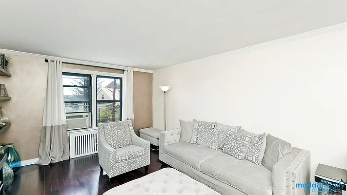 Sold by Moda Realty | media 5