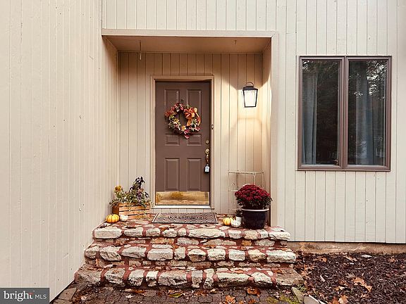 2nd image of 101 Strawberry Dr