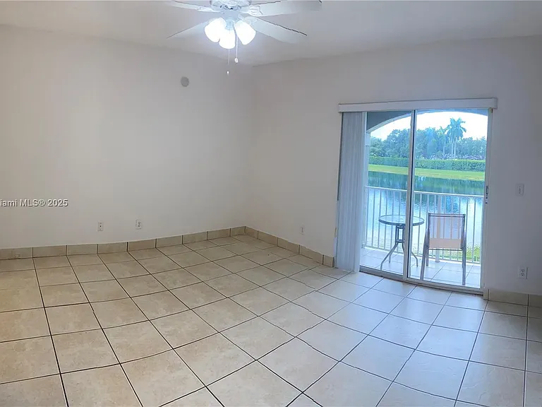 12498 SW 54th St — Photo 7