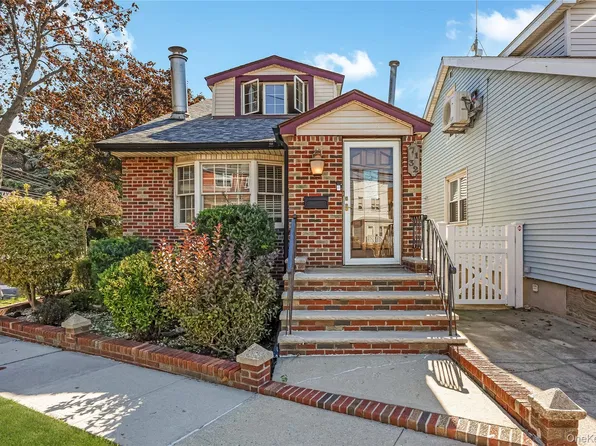 71-32 Caldwell Avenue, Maspeth, NY 11378