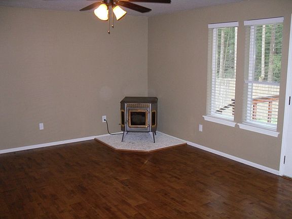 2nd image of 13902 Meadowlark Dr NW