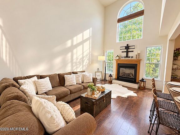 2nd image of 25 Brookfield Drive