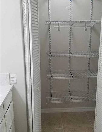 5th image of 801 SE Central Pkwy APT 11