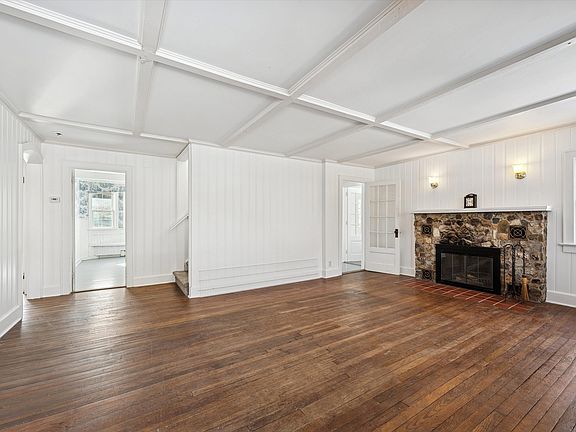 3rd image of 39 Payne Ave