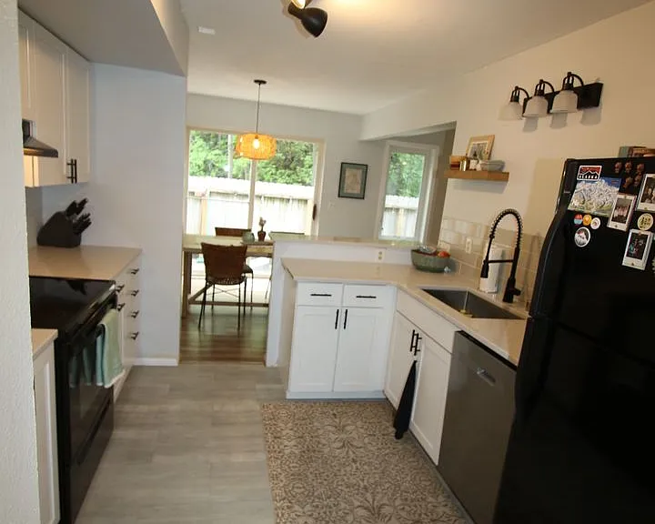2230 Daybreak Ct — Photo 24