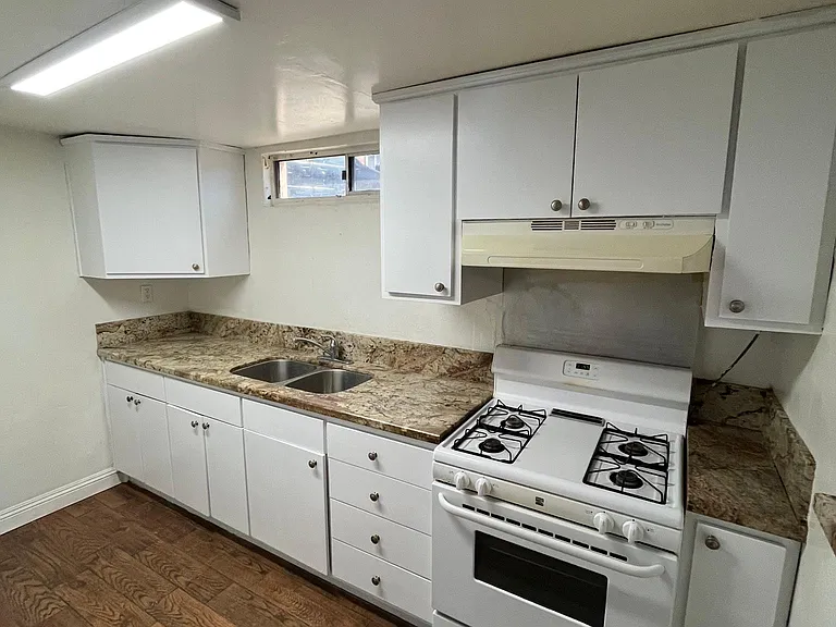 4225 Estrella Ave #6 — Photo 1