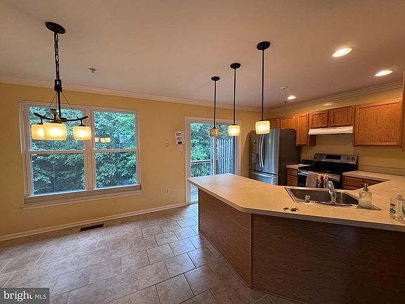 5th image of 2611 Cedar Elm Dr