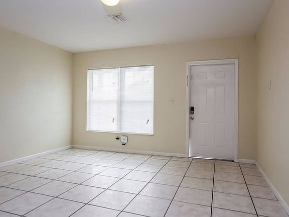 3rd image of 917 S C St