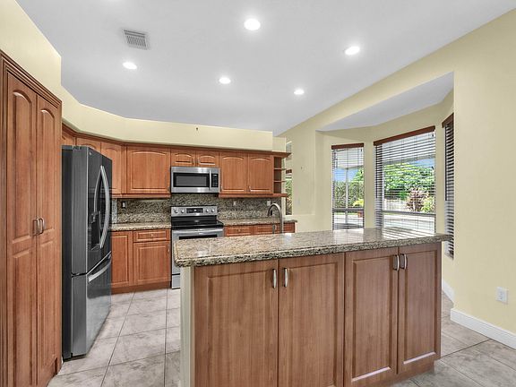 4th image of 2325 NW 186th Avenue