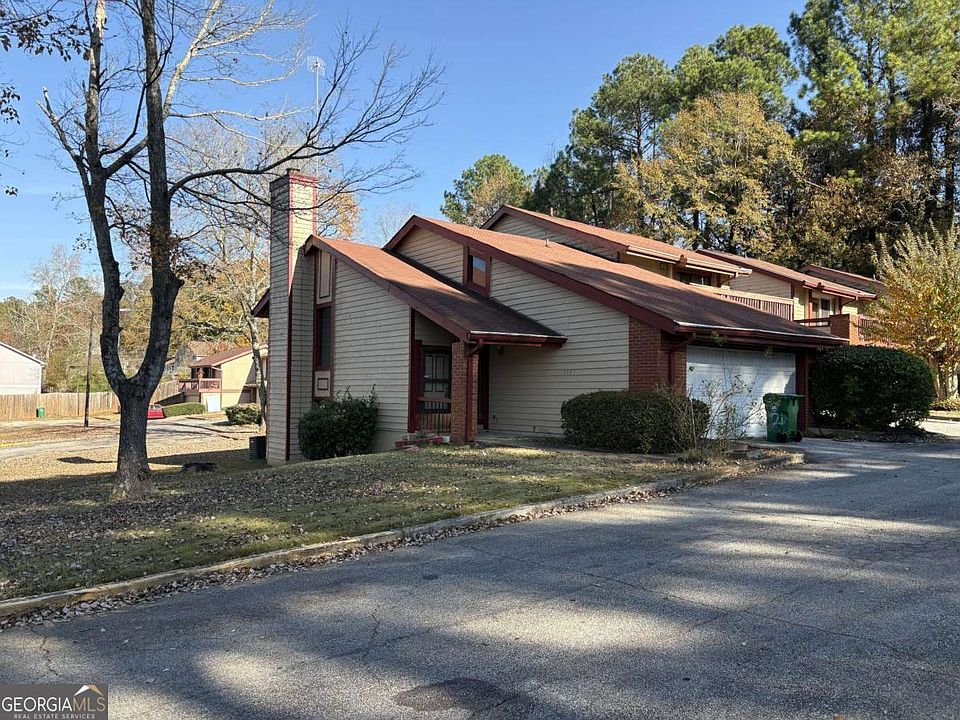 1st image of 1121 Village Main St