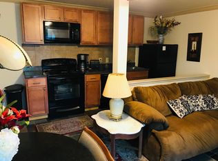 64 Grove Ave UNIT B, Flourtown, PA 19031
