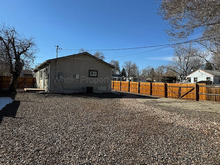 102 S Newton St — Photo 36