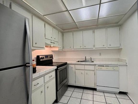 5th image of 223 Columbia Dr APT 110