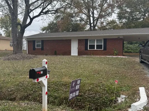 150 Greenfield Dr, Forest City, NC 28043