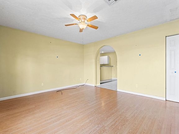 5th image of 6028 SE Avalon Dr #1