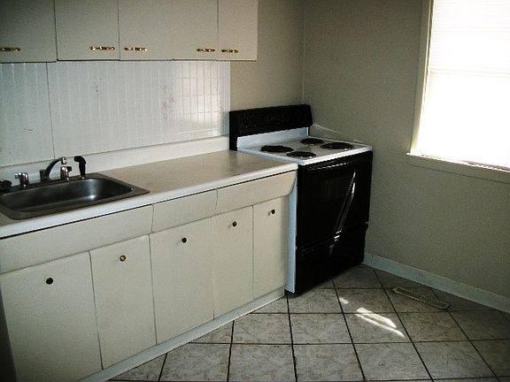 Rental 914 W 18th St Unit B_20591_2_12082014