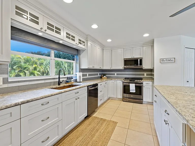 2309 SW 27th St — Photo 29