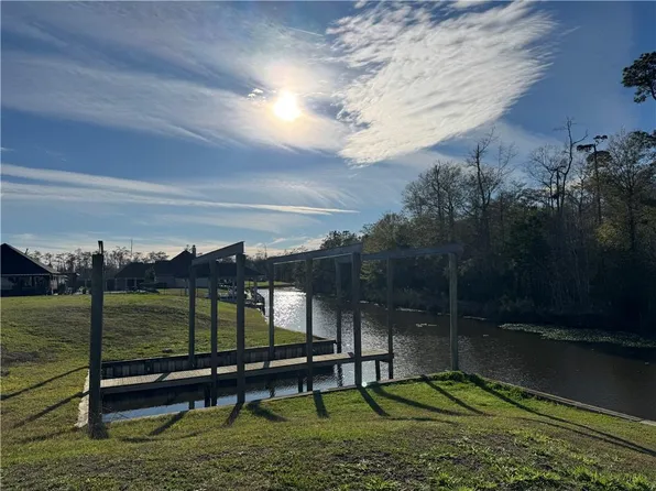 21455 Yellowfin Dr, Springfield, LA 70462