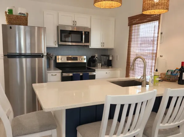 4 Brown Ave #A, Hampton, NH 03842