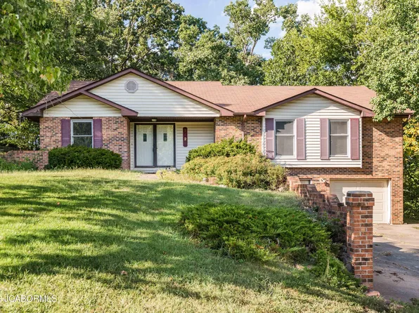 2420 Yorktown Dr, Jefferson City, MO 65109