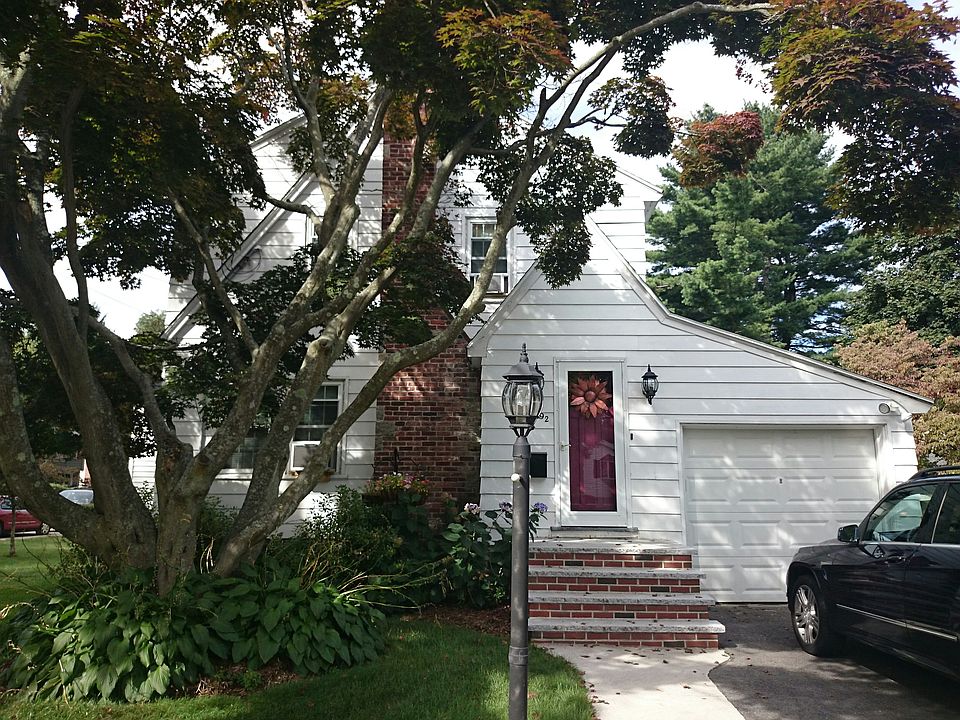 2nd image of 92 Willowdean Ave