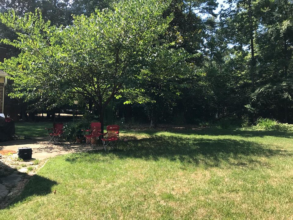 2nd image of 1303 Wildwood Dr