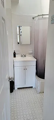 Rented by Perry Associates NYC Inc | media 27