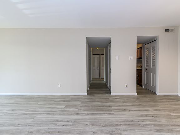 3rd image of 10900 Oak Forest Parkway Dr #2fdb0236a