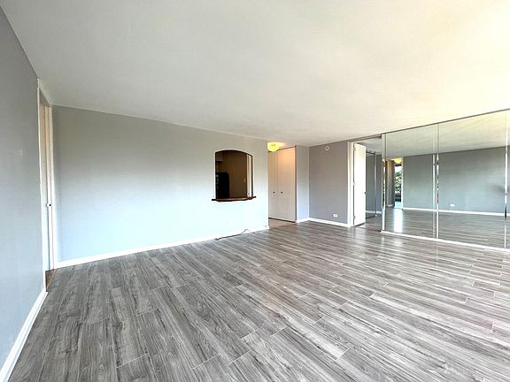 5th image of 1451 E 55th St APT 529