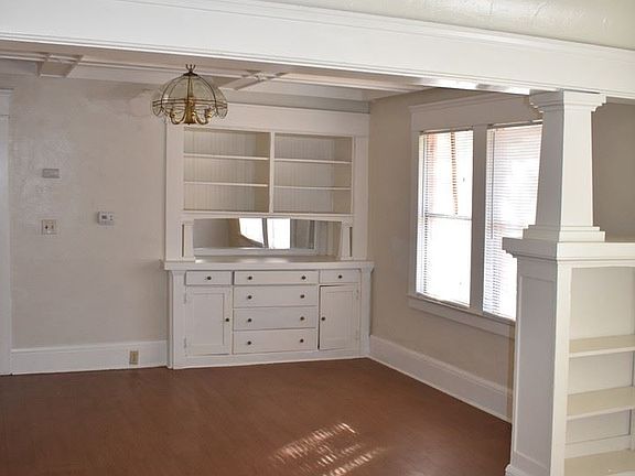 3rd image of 1404 Pinchot St