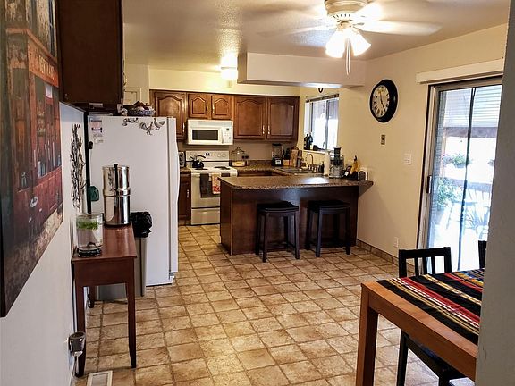 2nd image of 489 Sleepy Hollow Dr
