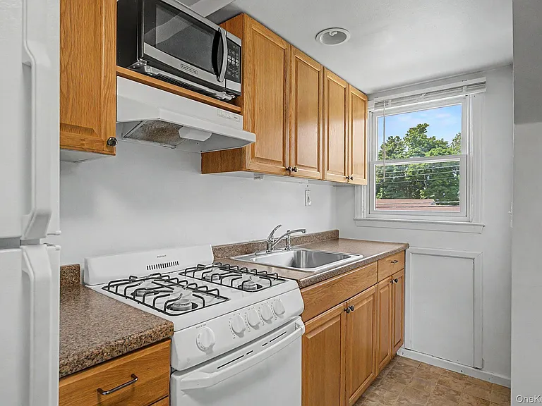18 Heath Ln — Photo 7