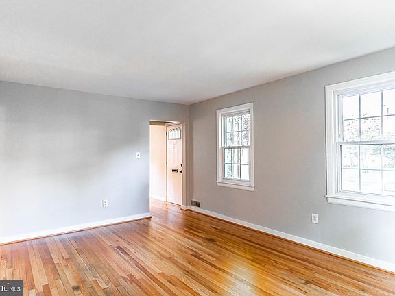 5th image of 2759 W George Mason Rd