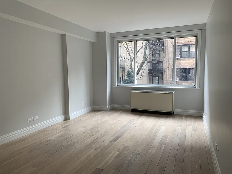 340 E 51st St #2H — Photo 8
