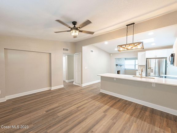 3rd image of 1365 Thomas St