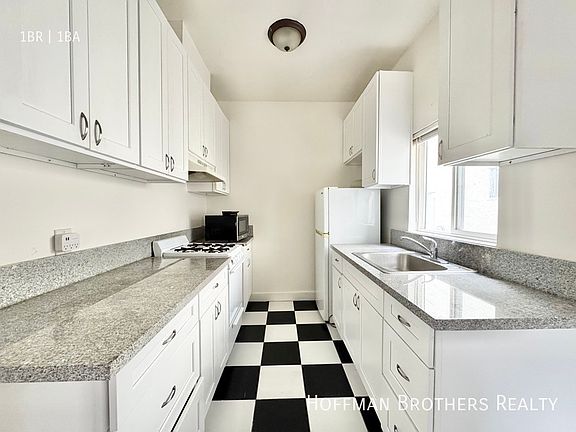 3rd image of 642 S Cochran Ave #102A