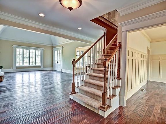 4th image of 290 River Cove Mdws
