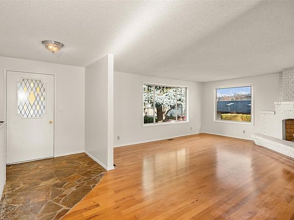 5th image of 3416 E Marion Ct