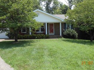302 Springmont Dr, Hopkinsville, KY 42240