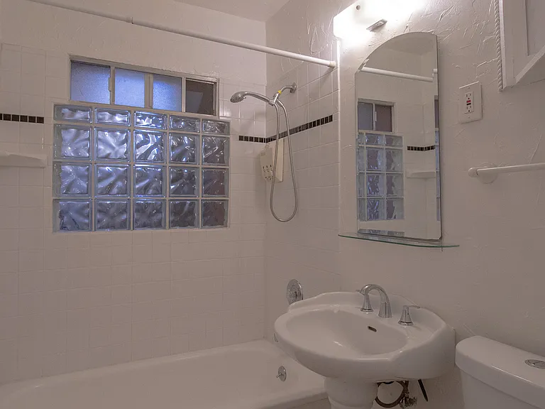 3835 Riviera Dr #A — Photo 9