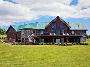 392 Sunset Dr, Mount Bethel, PA 18343