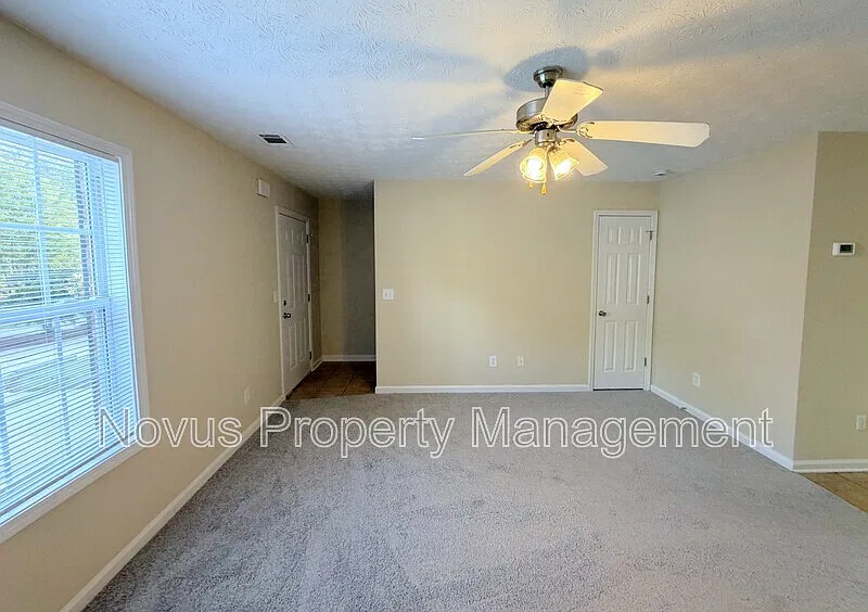 2 bed, 2.5 bath, $1,250 — Photo 4