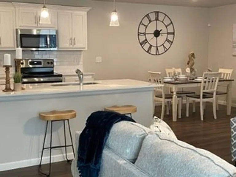 248 Spirit Dr — Photo 3