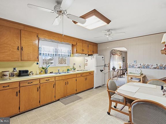 4th image of 961 Canterbury Rd