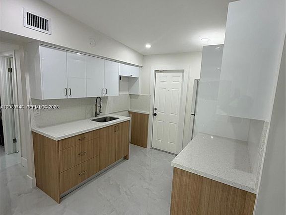 3rd image of 2324 Service Rd