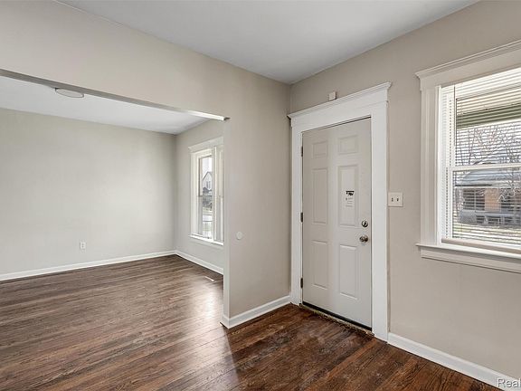 3rd image of 6182 15th St