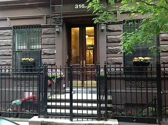 316 West 47th Street in Hell&#39;s Kitchen