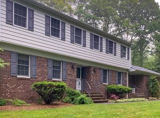 5 Land Of Oaks Dr, West Milford, NJ 07438