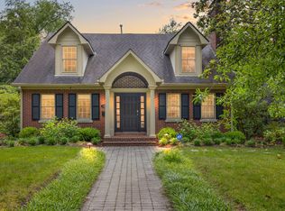 1184 Lakewood Dr, Lexington, KY 40502