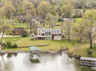 3211 Lakeshore Dr, Old Hickory, TN 37138